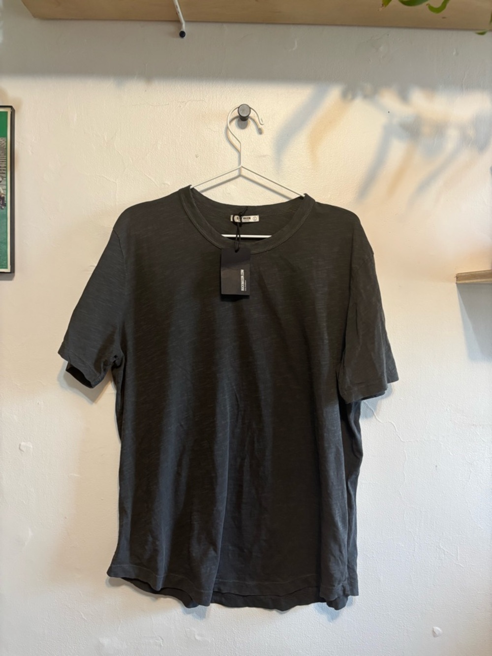 Buck Mason Short Sleeve Crew T-Shirt in Charcoal Black